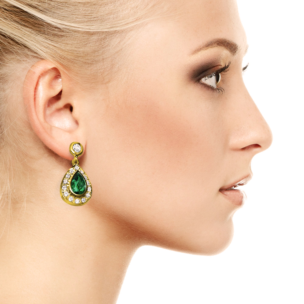 https://goldiam.easystockhosting.com/sites/default/files/10282_yellowgold_emerald_ear2.jpg