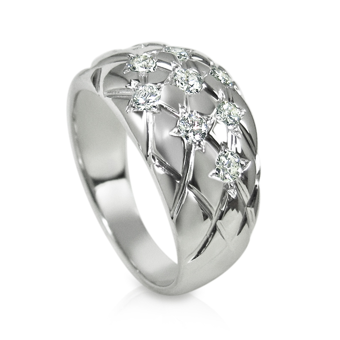 טבעת זהב גדולה עם יהלומים