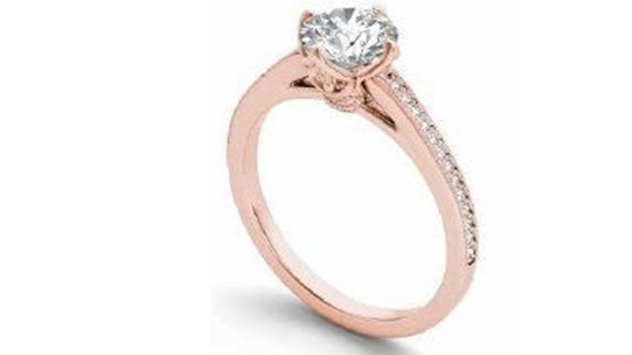 טבעת בעיצוב סוליטר ובשיבוץ יהלומים לאישה