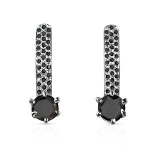 יהלומים שחורים בעגילים תלויים