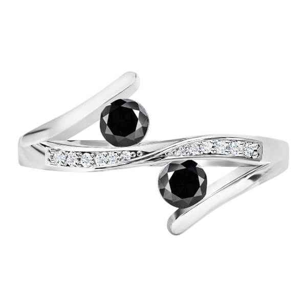 טבעת 2 יהלומים שחורים בעיצוב טוויסט