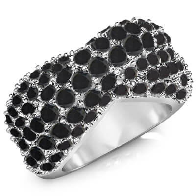 טבעת יהלומים שחורים לאישה 