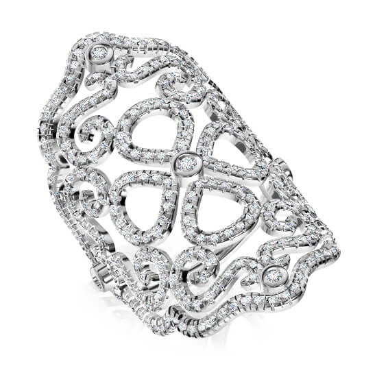 טבעת יהלומים מרשימה לאישה