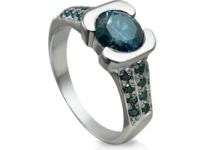 טבעת זהב לבן אמרלד