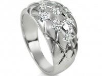 טבעת זהב גדולה עם יהלומים