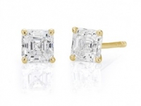 עגילים עם יהלום מרובע