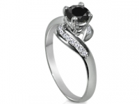 טבעת יהלום שחור חצי קרט