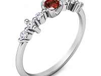 רובי בטבעת זהב זהוב