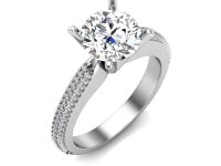 טבעת אירוסין סוליטר עם יהלומים