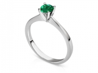 אבן ברקת אמרלד גדולה בטבעת יוקרתית